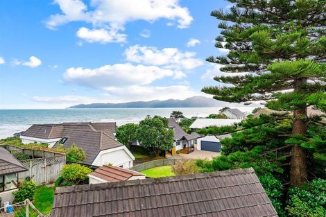Photo of property in 1 Kohutuhutu Road, Raumati Beach, Paraparaumu, 5032