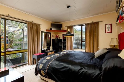 Photo of property in 102 Waikawa Road, Picton, 7220