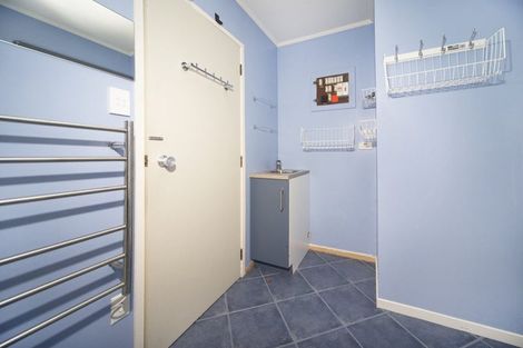 Photo of property in 41 Squirrel Lane, Browns Bay, Auckland, 0630