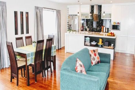 Photo of property in 30a Schnapper Rock Road, Schnapper Rock, Auckland, 0632