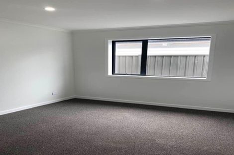 Photo of property in 32 Karearea Avenue, Kenepuru, Porirua, 5022