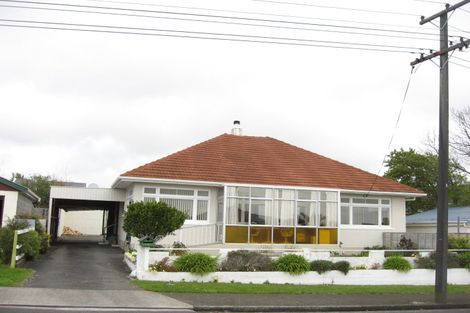 Photo of property in 5 Parsons Street, Vogeltown, New Plymouth, 4310