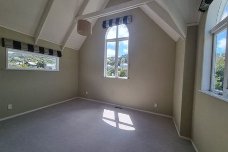 Photo of property in 41 Farm Road, Northland, Wellington, 6012