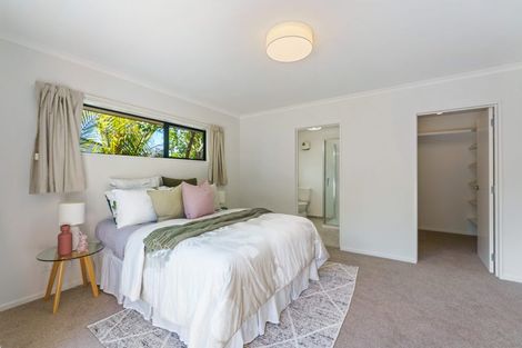 Photo of property in 22 Leanne Way, Waikanae Beach, Waikanae, 5036