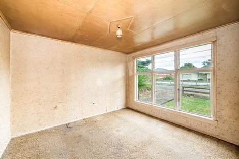 Photo of property in 10 Wairere Grove, Paraparaumu, 5032