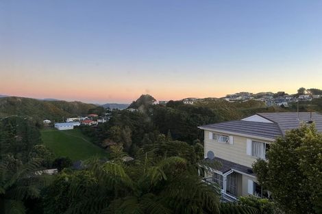 Photo of property in 26a Cheltenham Terrace, Newlands, Wellington, 6037