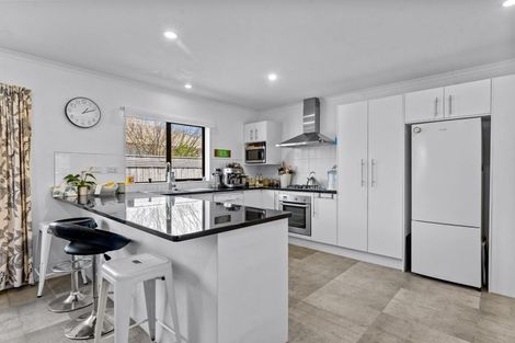 Photo of property in 19 Raabia Close, Parakai, 0830