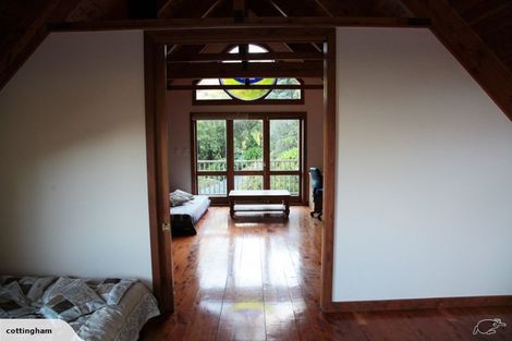 Photo of property in 122 Lone Kauri Road, Karekare, New Lynn, 0772
