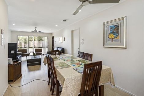 Photo of property in 1/5 Colleen Norma Place, Half Moon Bay, Auckland, 2012