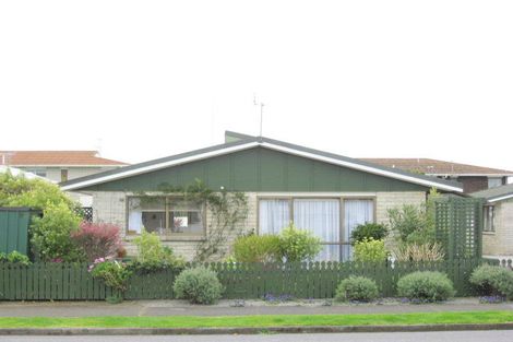 Photo of property in 11 Karamu Street, Strandon, New Plymouth, 4312