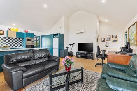 Photo of property in 2/35 Glenvar Road, Torbay, Auckland, 0630