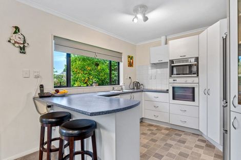 Photo of property in 14 Francis Skinner Place, Orewa, 0931