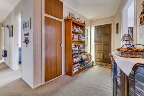 Photo of property in 17 Rosedale Place, Avonhead, Christchurch, 8042