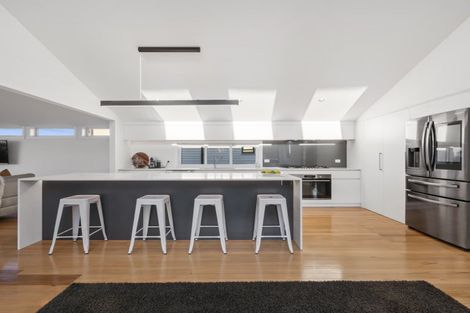 Photo of property in 112 Karewa Parade, Papamoa Beach, Papamoa, 3118