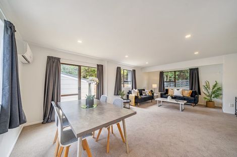 Photo of property in 13 King Charles Drive, Kingsley Heights, Upper Hutt, 5018