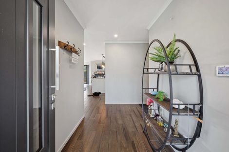 Photo of property in 53 Pohutukawa Parade, Riverhead, 0820