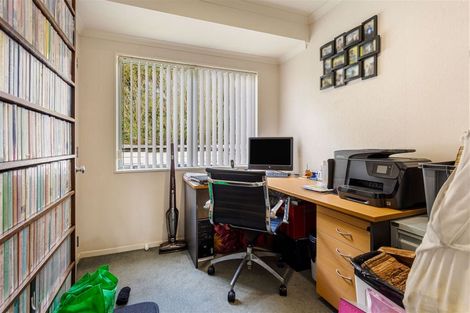 Photo of property in 278 Boord Crescent, Kumeu, 0891