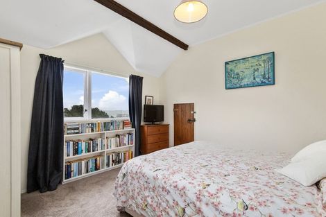 Photo of property in 3 Pimlico Place, Newlands, Wellington, 6037