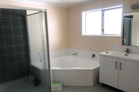 Photo of property in 19 Cairns Crescent, Rototuna, Hamilton, 3210