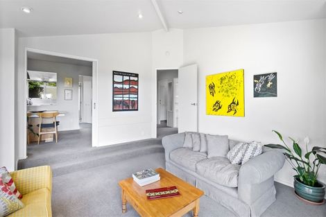 Photo of property in 8 Rhodesvale Terrace, Cashmere, Christchurch, 8022
