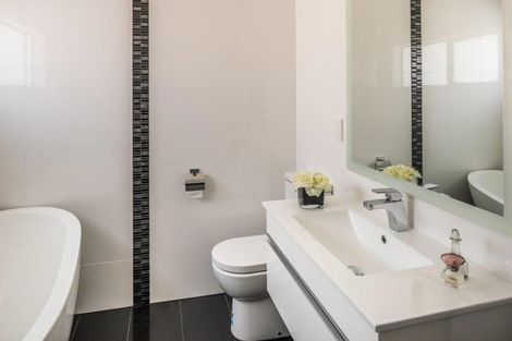 Photo of property in 202 Westchester Drive, Churton Park, Wellington, 6037