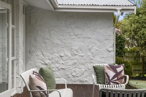 Photo of property in 2 Ilfracombe Place, Burnside, Christchurch, 8053