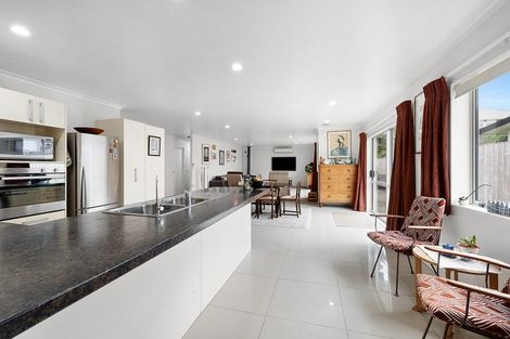 Photo of property in 24 Moulton Street, Moturoa, New Plymouth, 4310