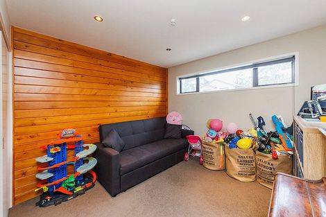 Photo of property in 51 Ruapehu Drive, Fitzherbert, Palmerston North, 4410