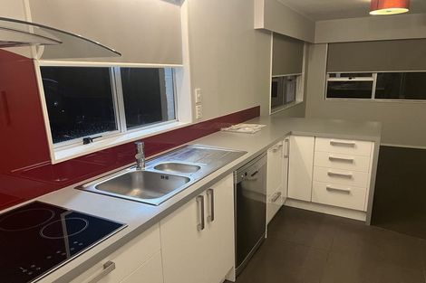 Photo of property in 24 Dowse Drive, Maungaraki, Lower Hutt, 5010