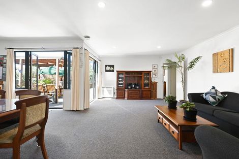 Photo of property in 16 Cate Road, Rototuna, Hamilton, 3210