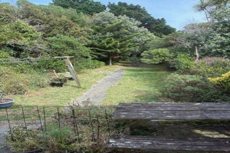 Photo of property in 37 Milne Terrace, Island Bay, Wellington, 6023