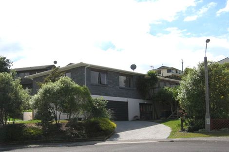 Photo of property in 14 Garcia Place, West Harbour, Auckland, 0618