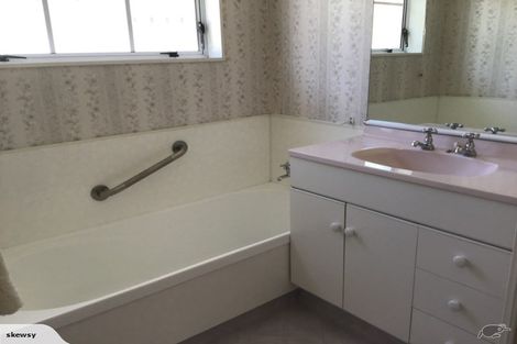 Photo of property in 1/123 Avondale Road, Greenmeadows, Napier, 4112