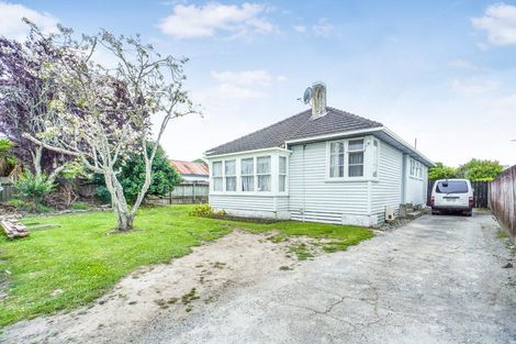 Photo of property in 24 Paul Crescent, Fairfield, Hamilton, 3214