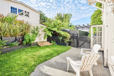 Photo of property in 57 Bolton Street, Kelburn, Wellington, 6012