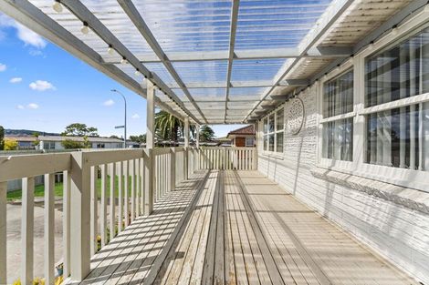Photo of property in 43 President Avenue, Papakura, 2110