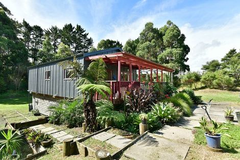 Photo of property in 129 Mcleod Road, South Head, Helensville, 0874