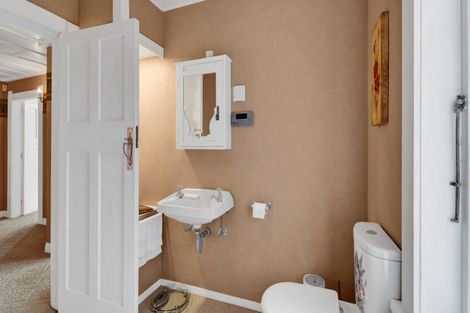 Photo of property in 49 Waihi Road, Hawera, 4610