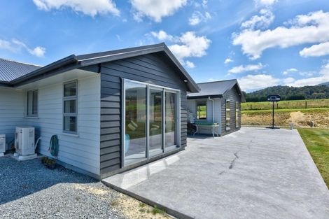 Photo of property in 51 Nicholson Road, Khandallah, Wellington, 6035