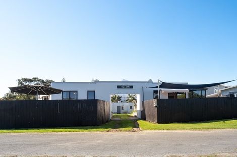 Photo of property in 12 Moori Road, Waimarama, 4294