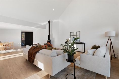 Photo of property in 44 Cunninghams Drive, Jacks Point, Queenstown, 9371