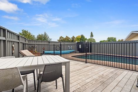 Photo of property in 2 Morrow Avenue, St Andrews, Hamilton, 3200