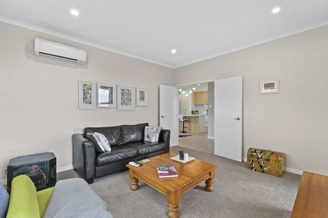 Photo of property in 3 Papaview Road, Papakura, 2110