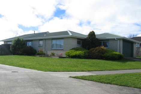Photo of property in 65 Pacific Drive, Fitzherbert, Palmerston North, 4410