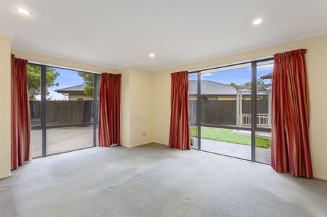 Photo of property in 6 Te Pihopa Way, Aidanfield, Christchurch, 8025