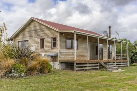 Photo of property in 121 Southdown Drive, Martinborough, 5781