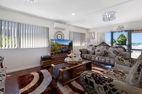 Photo of property in 80a Don Buck Road, Massey, Auckland, 0614