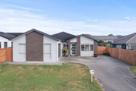Photo of property in 12 Huarahi Pai Road, Huapai, Kumeu, 0810