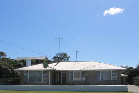 Photo of property in 26 Hulke Street, Foxton, 4814