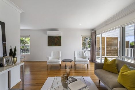 Photo of property in 7b Anne Road, Hillcrest, Auckland, 0627